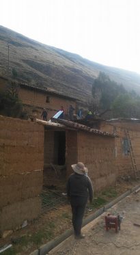 Huancal Building a Barn